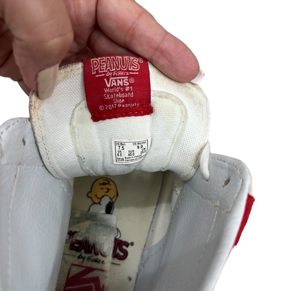 Vans + Peanuts Sk8-Hi Moc dog house unisex trainers Men’s 7.5 Women’s 9 - Picture 8 of 9